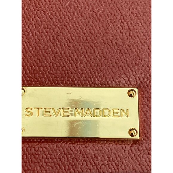 Steve Madden Red Faux Leather Glossy Zippered Tablet Case With Gold Logo Plate - Picture 5 of 14